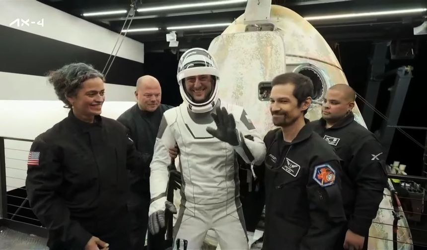 Polonyalı, Macar ve Hint astronotların yer aldığı Ax-4 ekibi Dünya'ya döndü