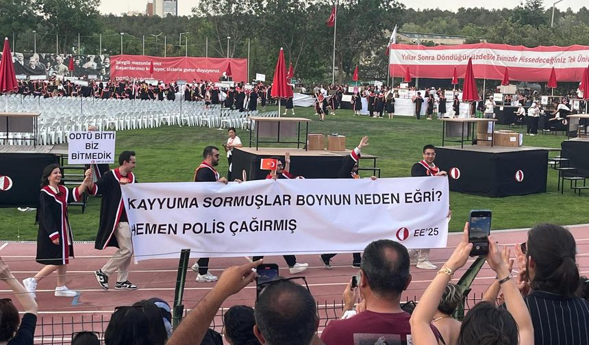 ODTÜ'de mezuniyet yine bildiğiniz gibi: Direniş, mizah ve zeka