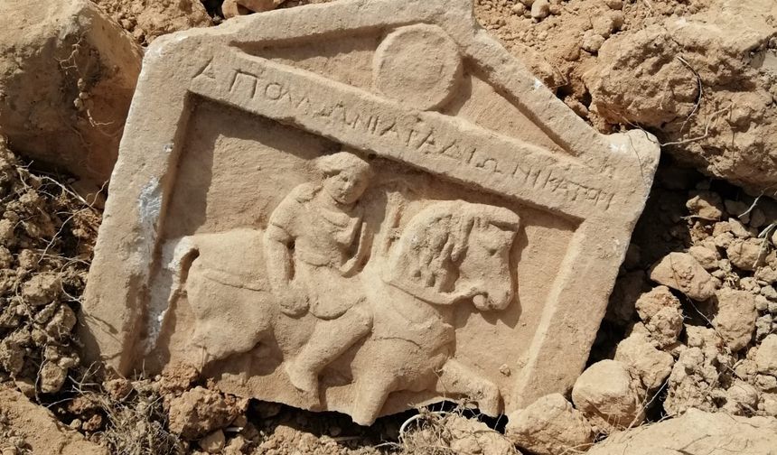 Denizli'de peyzaj düzenlemesinde Roma dönemine ait mezar taşı bulundu