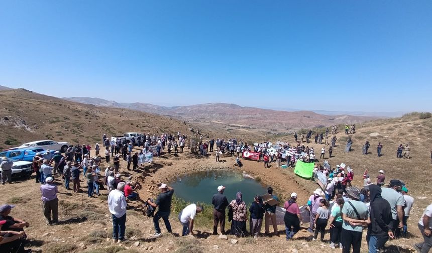 Sivas Zara’da Dipsizgöl köylülerinden maden ocağına tepki: Köyümüzden, suyumuzdan, kutsalımızdan elinizi çekin!