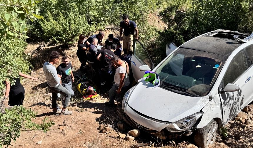 Dersim’de otomobil uçuruma yuvarlandı: Yaralılar var