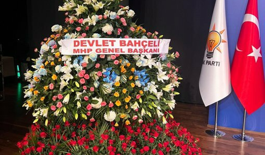 Bahçeli, AKP'nin kuruluş yıl dönümü için 1071 gül gönderdi