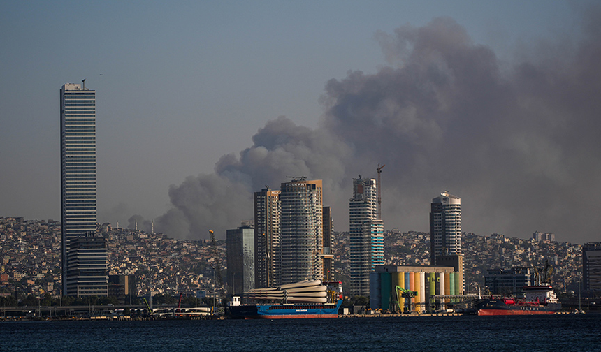 İzmir Buca'da yangın: Ekipler havadan ve karadan müdahaleye devam ediyor