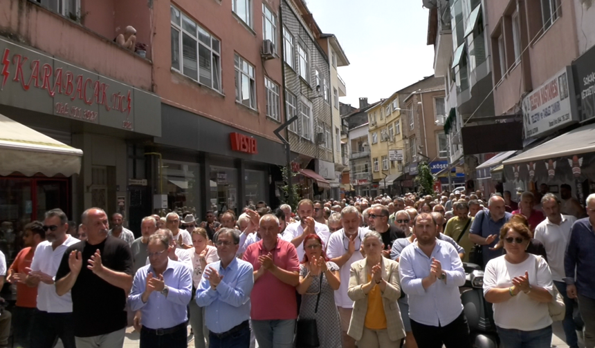 Rize Fındıklı'da Belediye Başkanı Çervatoğlu'na saldırı protesto edildi