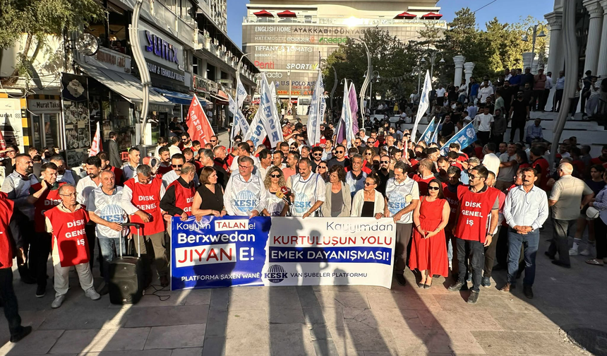 Van'da işçilerin işten çıkarılmasına yönelik protestolar 10. gününde de devam ediyor