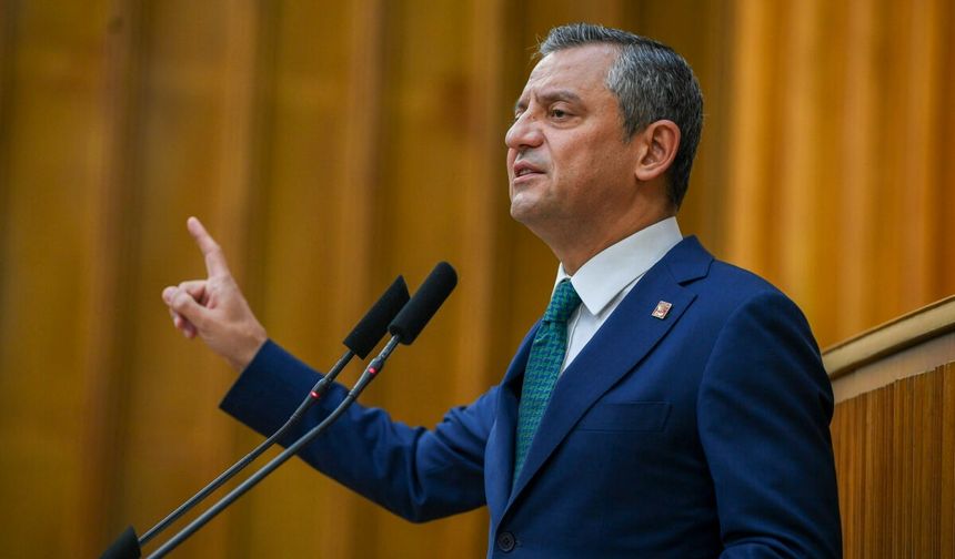 Özgür Özel’den eski genel başkanlara kurultay daveti