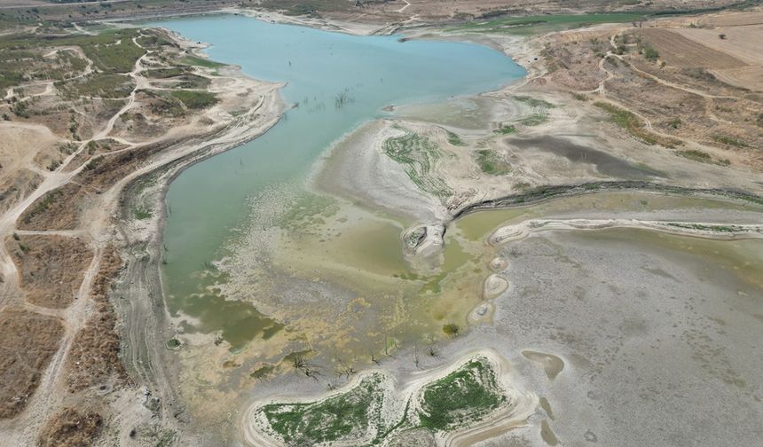 Tekirdağ'daki Türkmenli Göleti'nde su seviyesi yüzde 2'nin altına düştü