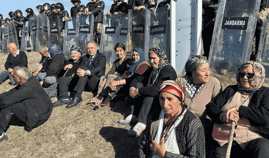 Çorum Karakaya Köyü'nde taş ocağı direnişi: CHP’den "karar beklenmeden jandarma eşliğinde kazı yapılıyor" tepkisi