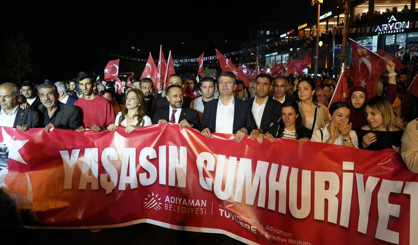 Adıyaman’da 29 Ekim Cumhuriyet Bayramı kutlaması, kortej ve konserle başladı