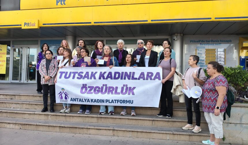 Antalya Kadın Platformu, ‘tutsak’ kadınlara kart gönderdi: Erkek-devlet şiddetine karşı dayanışmayı büyütüyoruz