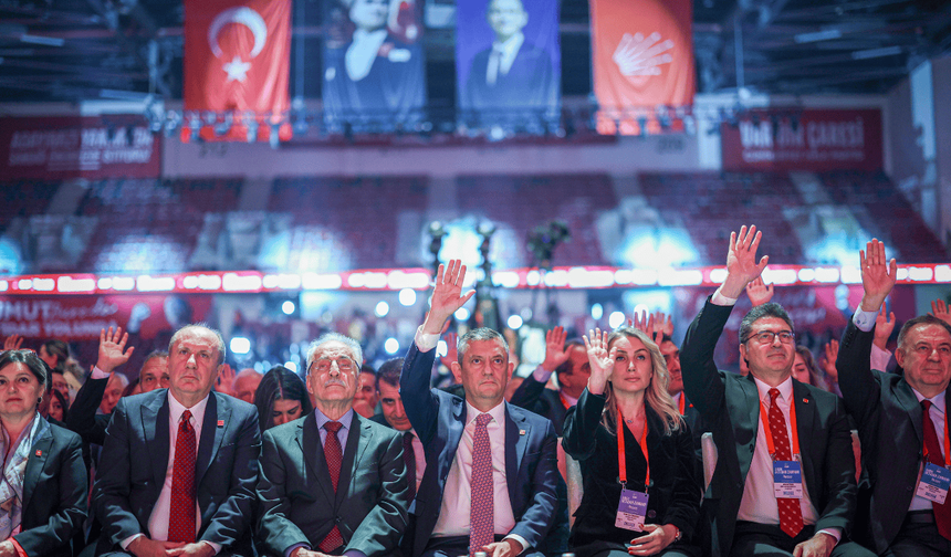 CHP parti tüzüğünün 15 maddesinde yapılan değişiklik oy birliğiyle kabul edildi