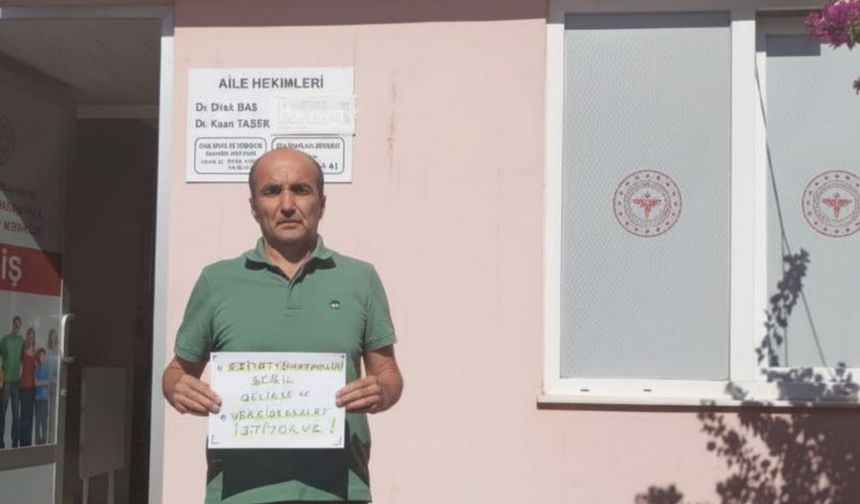Aile hekimliği çalışanları vergide adalet istiyor: Kaan Taşer Karşıyaka ASM önünde açıklamalarda bulundu