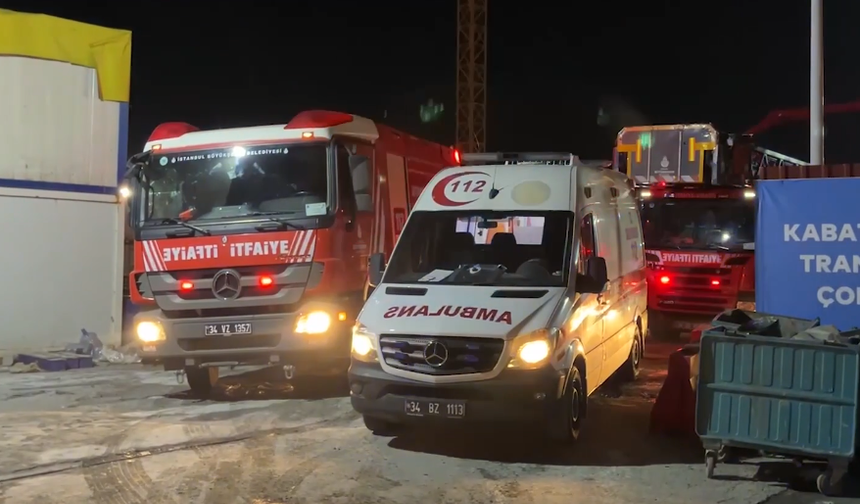 Beyoğlu'ndaki metro inşaatında iskele çökmesi: 1 işçi hayatını kaybetti