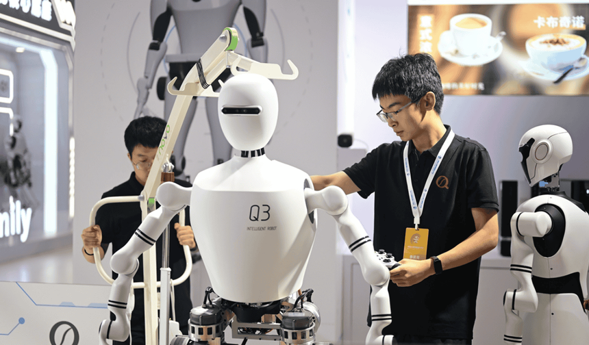 İnsansı robotlar Çin'de sınır güvenliğinde göreve başladı: Çin, Elon Musk'ı geçti