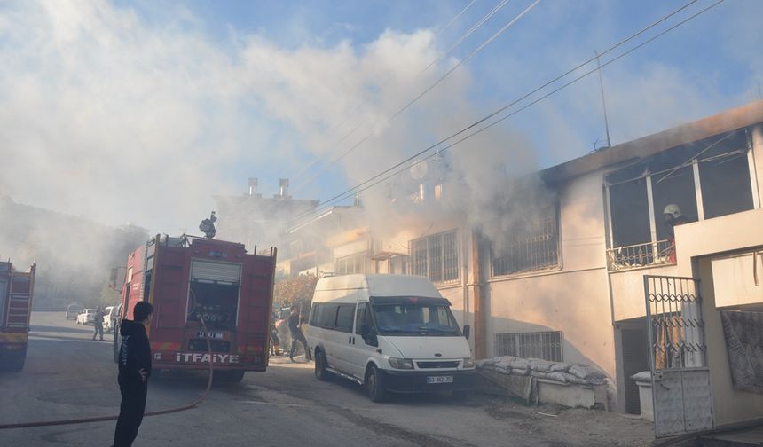 Mersin'de müstakil evde çıkan yangında 2 çocuk yaşamını yitirdi