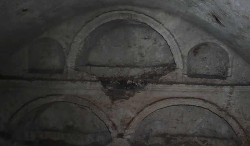 Adıyaman'da 1800 yıllık olduğu değerlendirilen kubbeli mezar odası bulundu