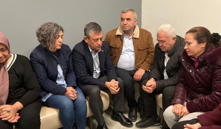 Özgür Özel'den Durbay ailesine taziye ziyareti: Bir daha böyle acı yaşanacaksa benim canımı alsın!