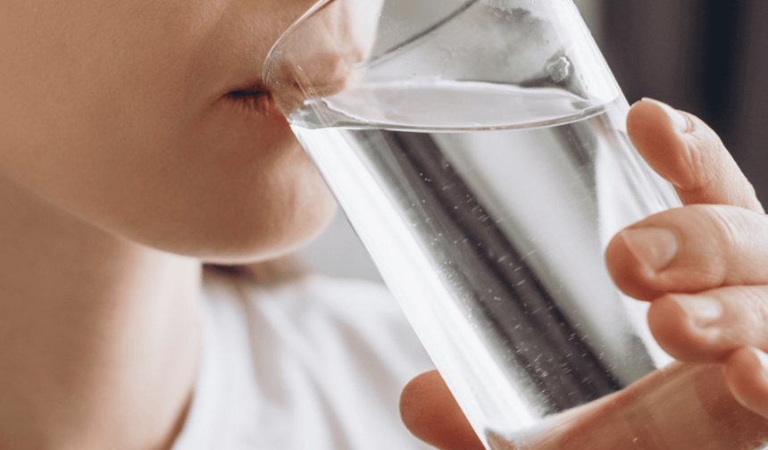 Çinli bilim insanları sudaki mikroplastikleri azaltacak kolay bir yöntem duyurdu