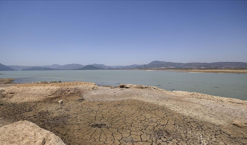 İzmir'de kritik su seviyesi: Tahtalı Barajı'nda doluluk oranı yüzde 1'e düştü