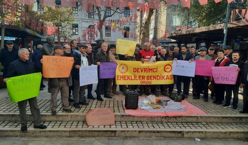 Devrimci Emekliler Sendikası’ndan Ordu’da açıklama: Emekliler olarak sadakayı kabul etmiyoruz