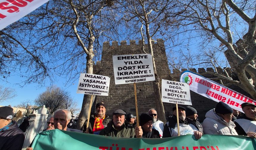 Tüm Emeklilerin Sendikası Kayseri Şubesi’den emekli maaşa zam protestosu