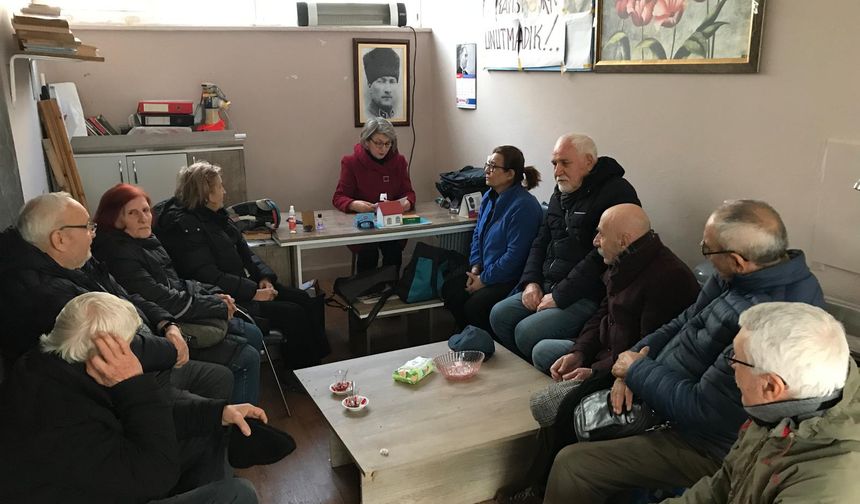 Tüm Emeklilerin Sendikası Bandırma Şubesi ekonomik koşulları protesto etti