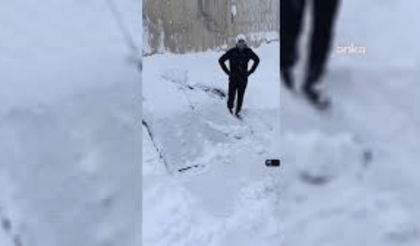 Van'ın Çatak ilçesinde TOKİ konutlarına çığ düştü