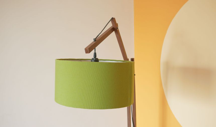 Ev Dekorasyonunun Gizli Kahramanı: Doğru Lambader Nasıl Seçilir?