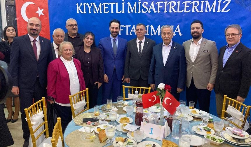 Arınç ailesinin iftarına CHP örgütünden büyük ilgi
