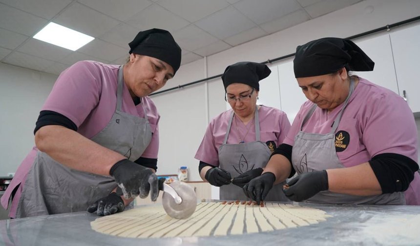 Ramazan sofralarına ‘Adıpayam’ imzası: Bademli topak helva iftarların yeni gözdesi