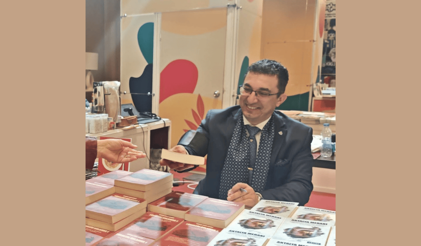 Boran Eser Kavaz, Akra Kitap Günleri'nde okurlarıyla buluştu