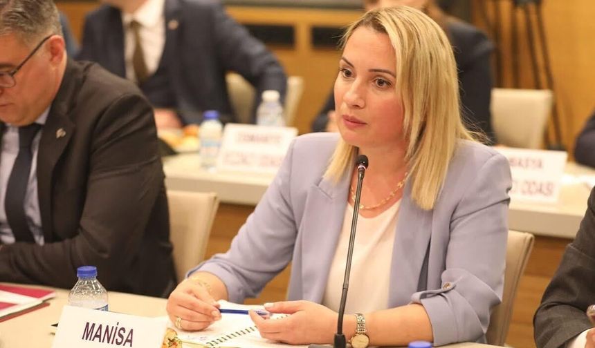 Eczacı CHP Genel Başkanı Özel’in memleketindeki Eczacılar Oda Başkanı Duygu Elmas Mutlu’dan “İlacım Nerede?” çıkışı