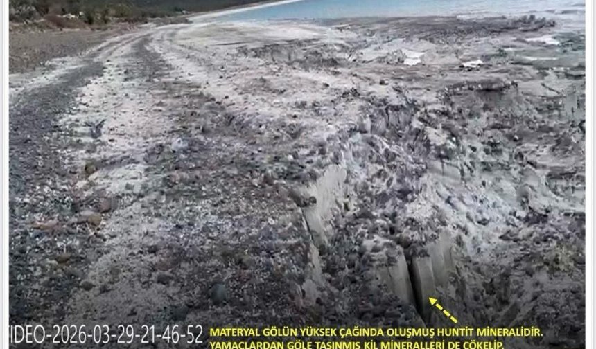 Salda Gölü’nde göçük: Bilim insanları iklim krizi ve su kaybına işaret etti