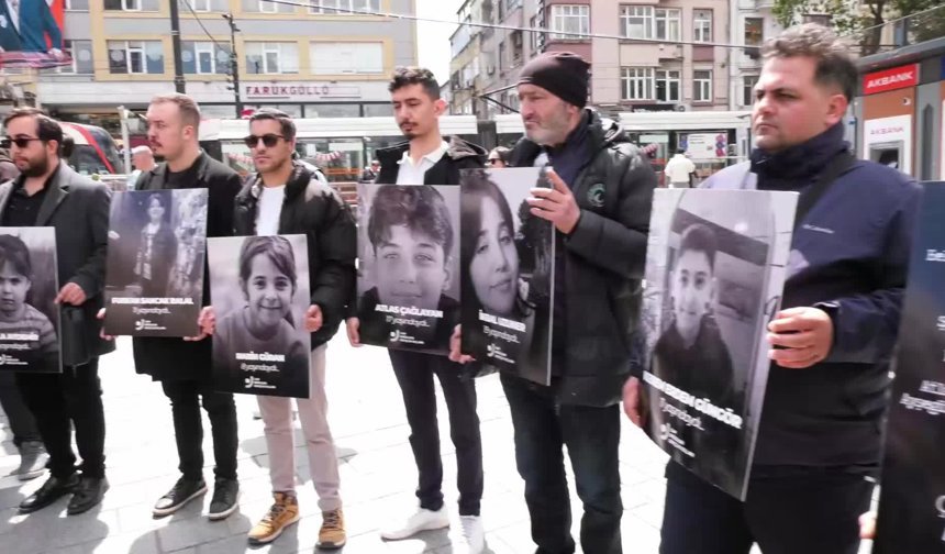 CHP İstanbul,  'Sessiz Yürüyüş' ile çocuk ölümlerine dikkat çekti