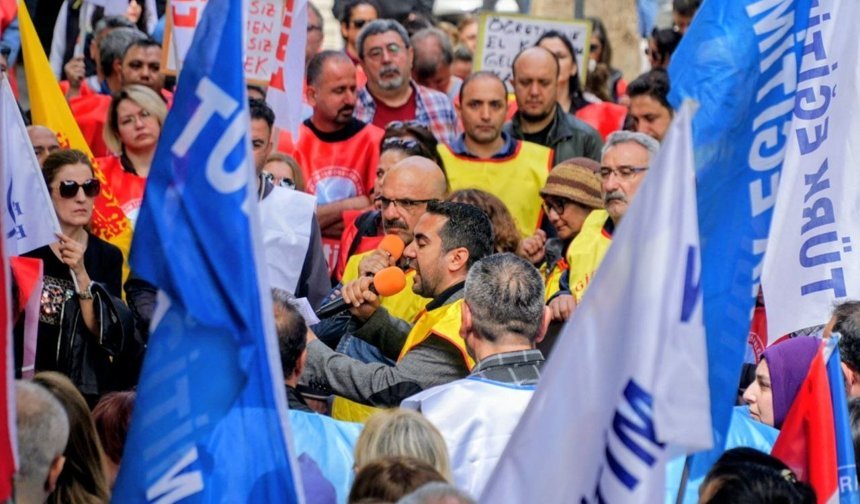 Edremit'te beş eğitim sendikasından okullarda şiddete karşı ortak eylem