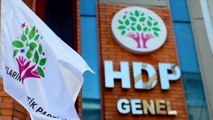 HDP Edremit İlçe Eşbaşkanı Sultan Karasu gözaltına alındı - Dokuz8haber