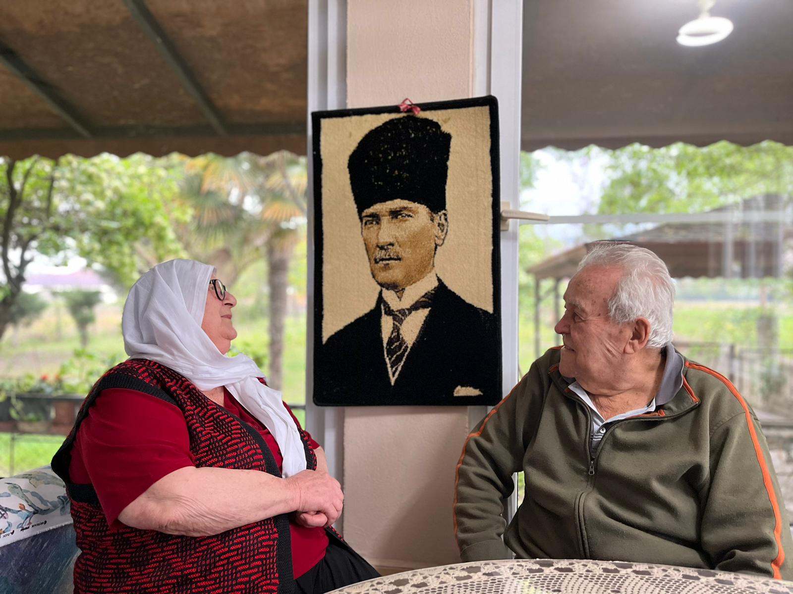 85 yaşındaki Bedriye Teyze'nin tek hayali Kılıçdaroğlu ile tanışmak (2)