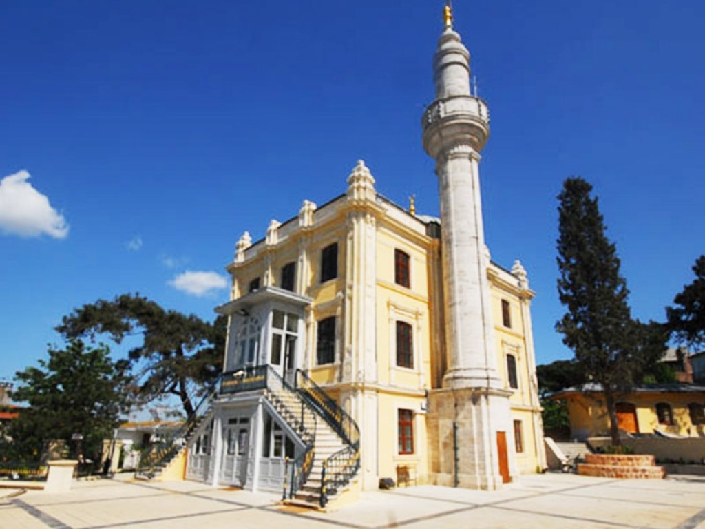 Buyukada Gezilecek Yerler Hamidiye Cami