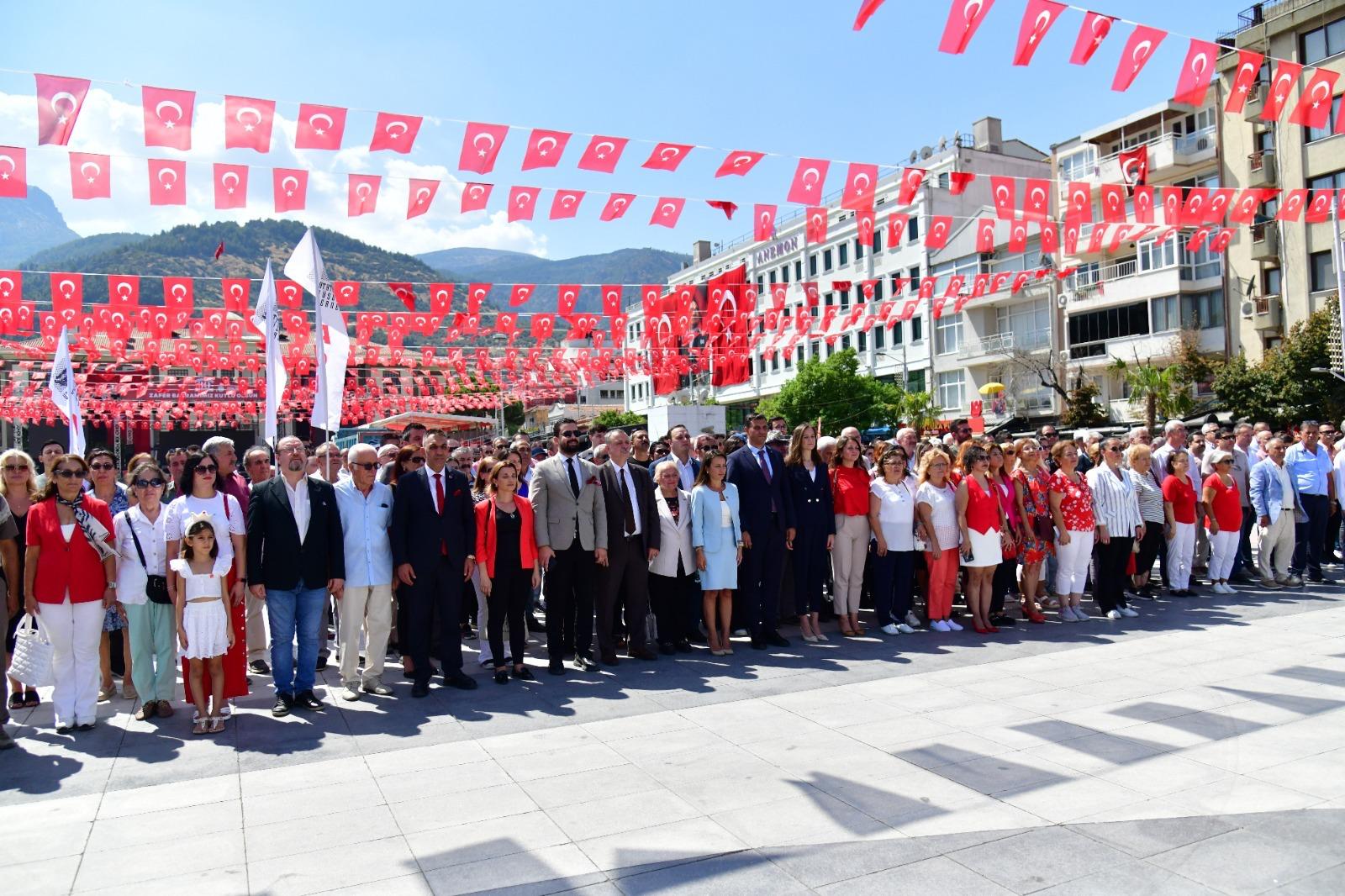 CHP Manisa İl örgütünden alternatif 30 Ağustos Zafer bayramı kutlaması