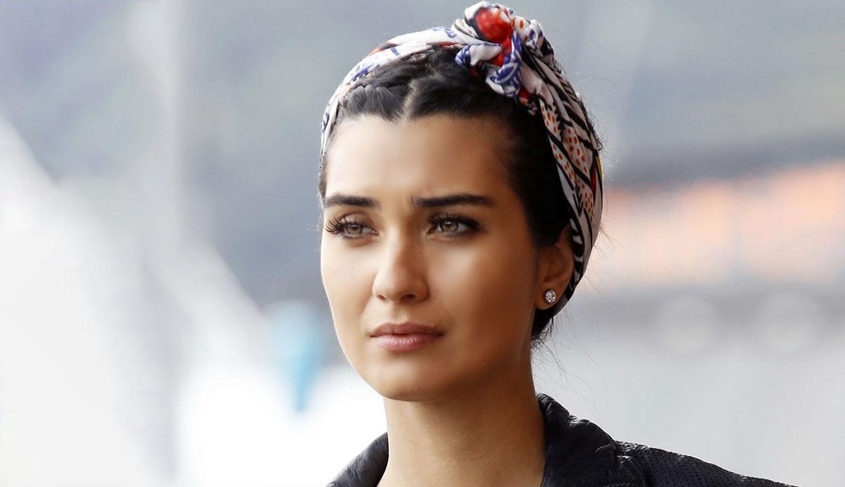 Tuba Buyukustun Kac Yasinda10