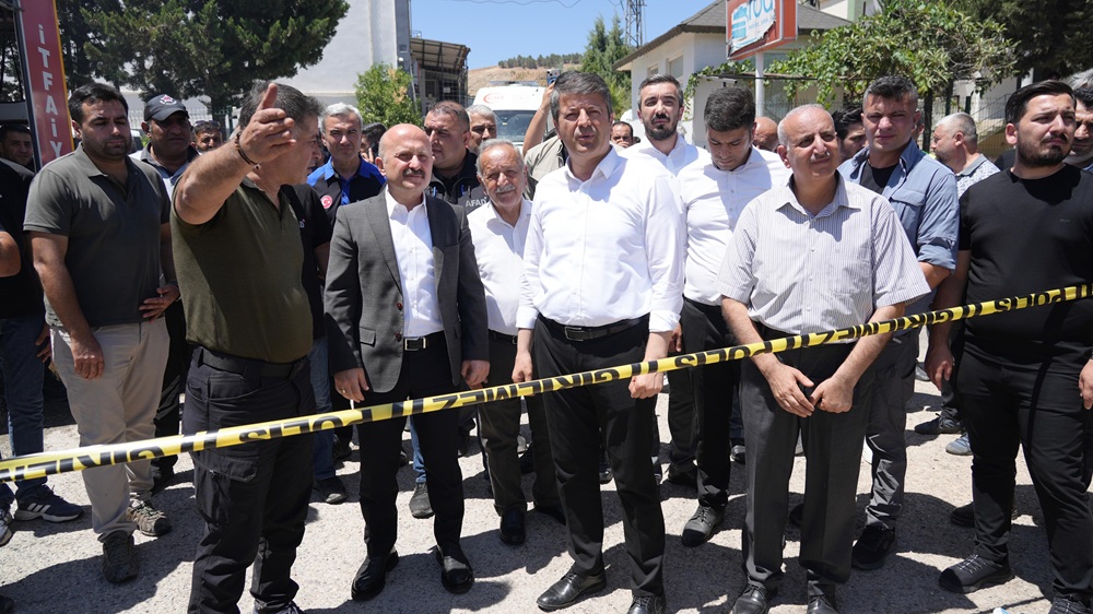 Adıyaman Belediyesi İtfaiye Ekipleri Osb’de Faciayı Önledi