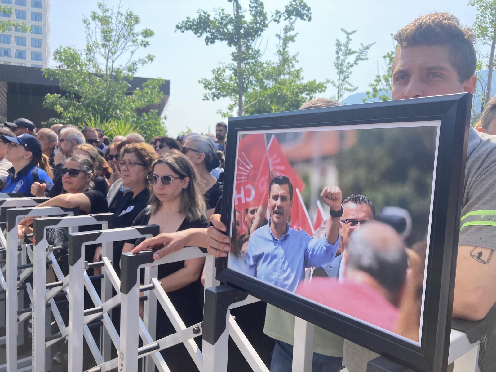 Başkan Zeyrek’e Ilk Tören Büyükşehir Önünde