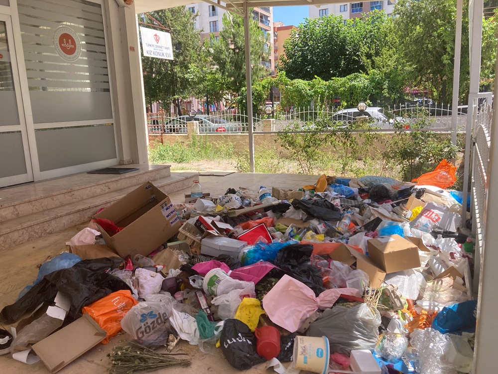 Diyanetin terk ettiği bina