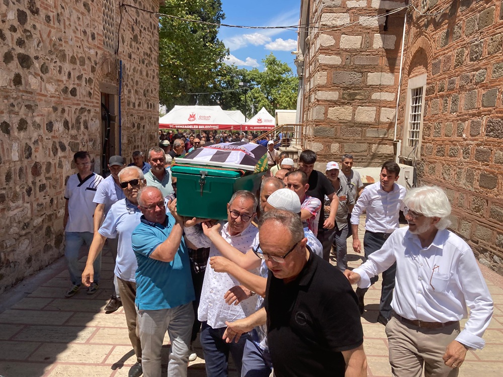 Manisa’nın Şapkacı Fethi Babaya son veda
