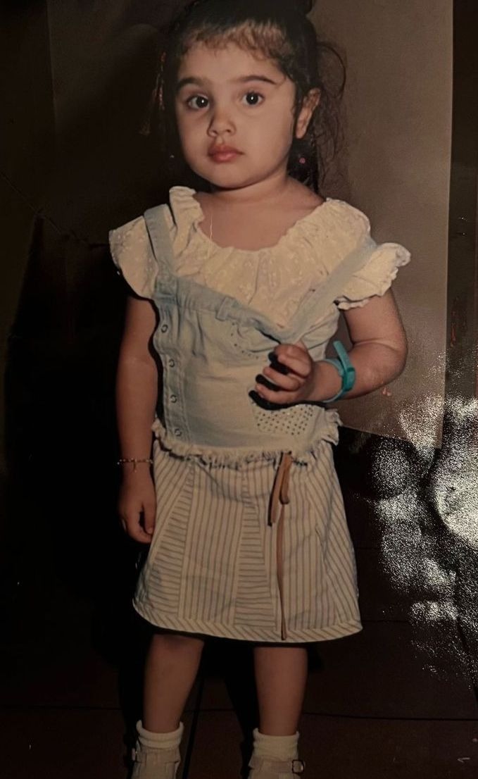 Lizge Cömert Çocukluğu