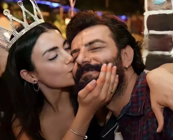 Özge Yağız Sevgilileri 2