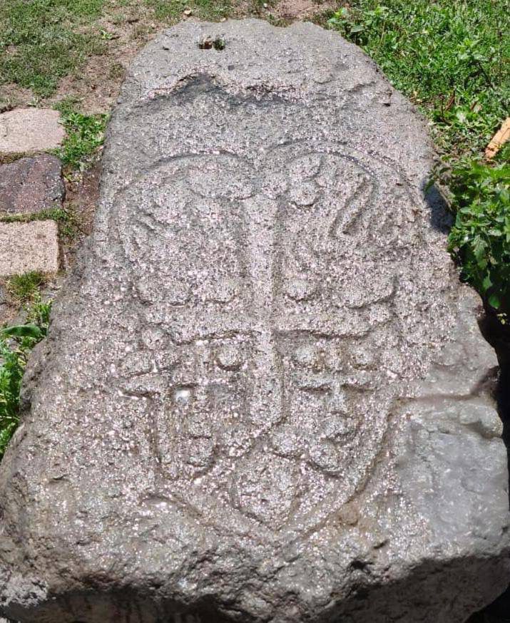 Van’da Bizans Dönemine Ait Iki Kabartma Taş Stel Ele Geçirildi 2