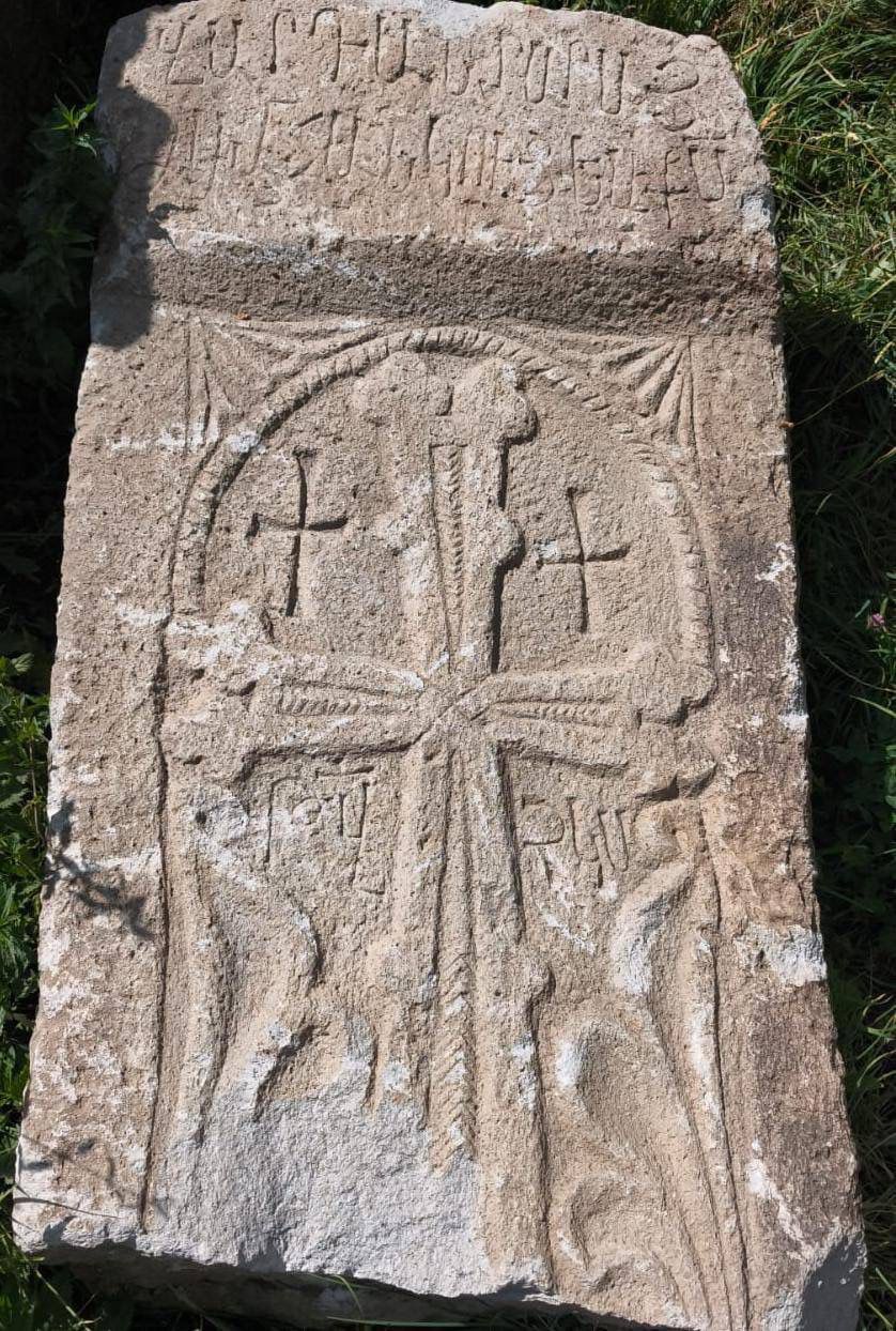 Van’da Bizans Dönemine Ait Iki Kabartma Taş Stel Ele Geçirildi