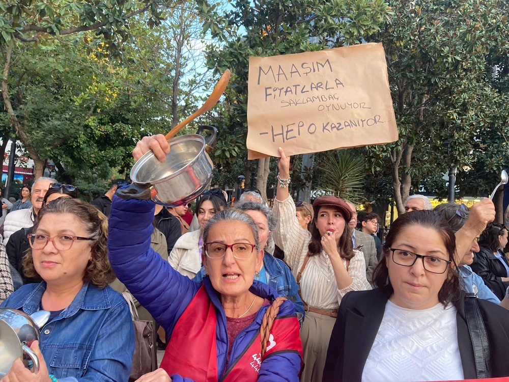 Manisa'daki Chp'li Kadınlar Boş Tencerelerle Meydanlara Koştu-2