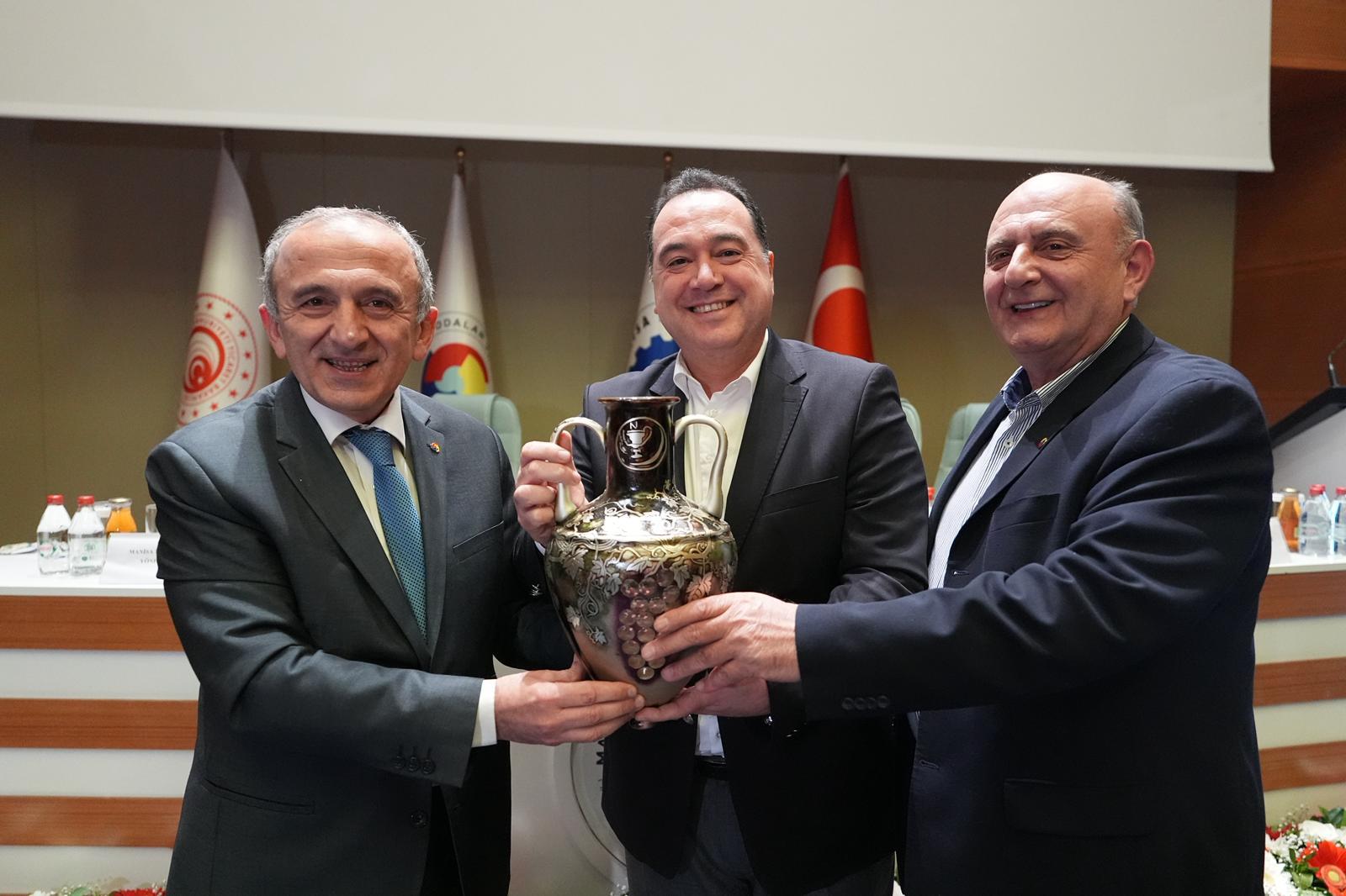 Chp’li Manisa Büyükşehir Belediye Başkanı Dutlulu Iş Dünyasıyla Buluştu (2)